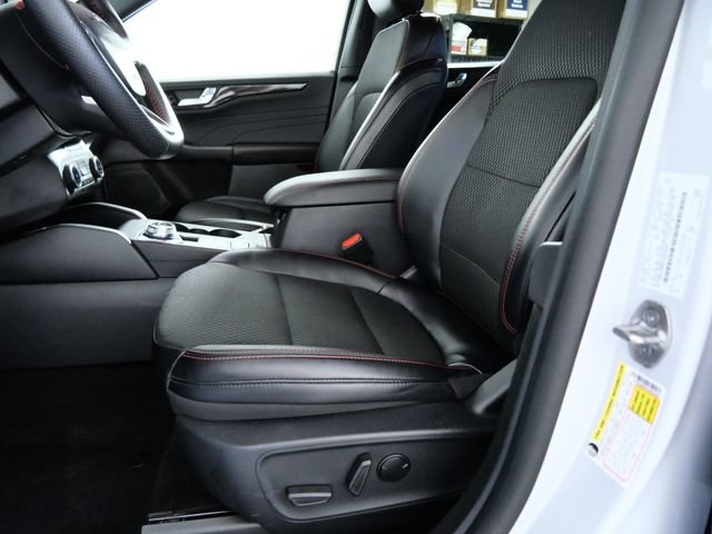 Certified 2025 Ford Escape ST-Line AWD/4WD image 16