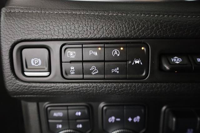 Used 2023 GMC Yukon XL Denali w/ Denali Reserve Package AWD/4WD image 36