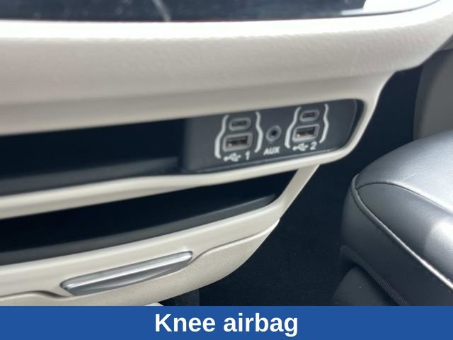 Used 2023 Chrysler Pacifica Touring-L FWD image 40