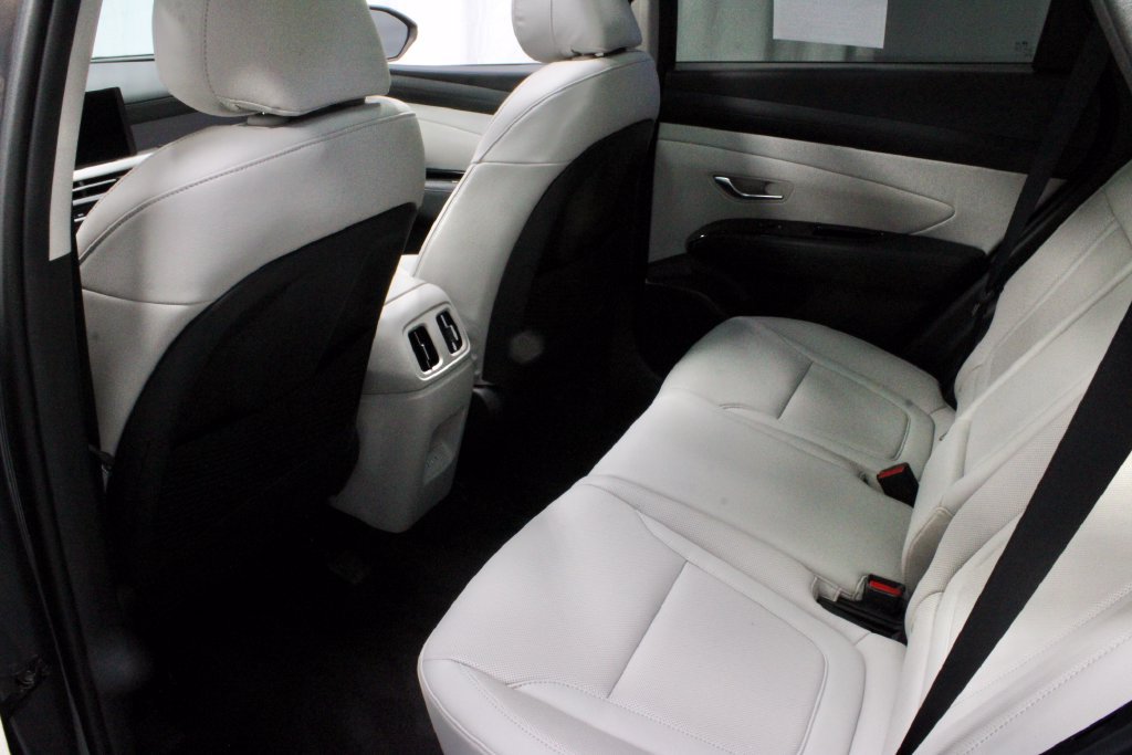 Used 2025 Hyundai Tucson Limited AWD/4WD image 21
