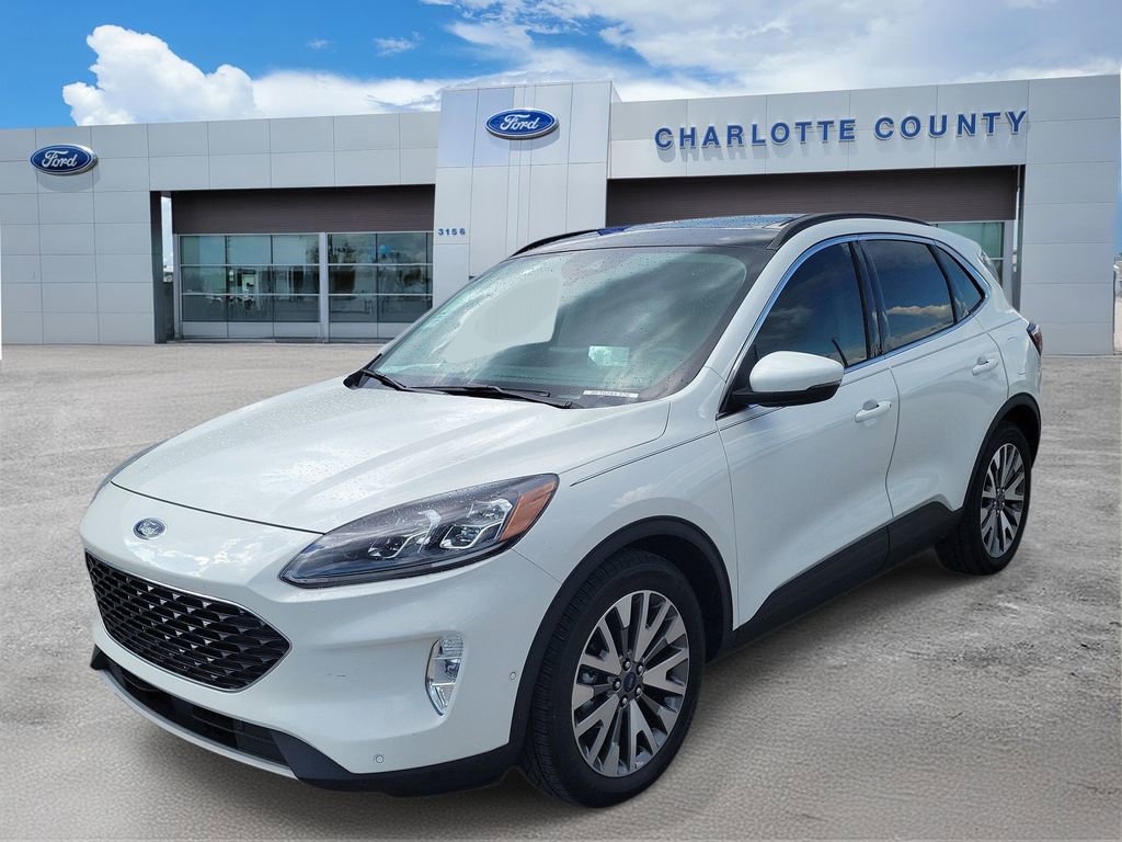 Certified 2020 Ford Escape Titanium w/ Titanium Premium Package 2.0 FWD image 2