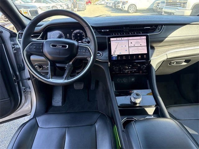 Used 2024 Jeep Grand Cherokee Limited image 12