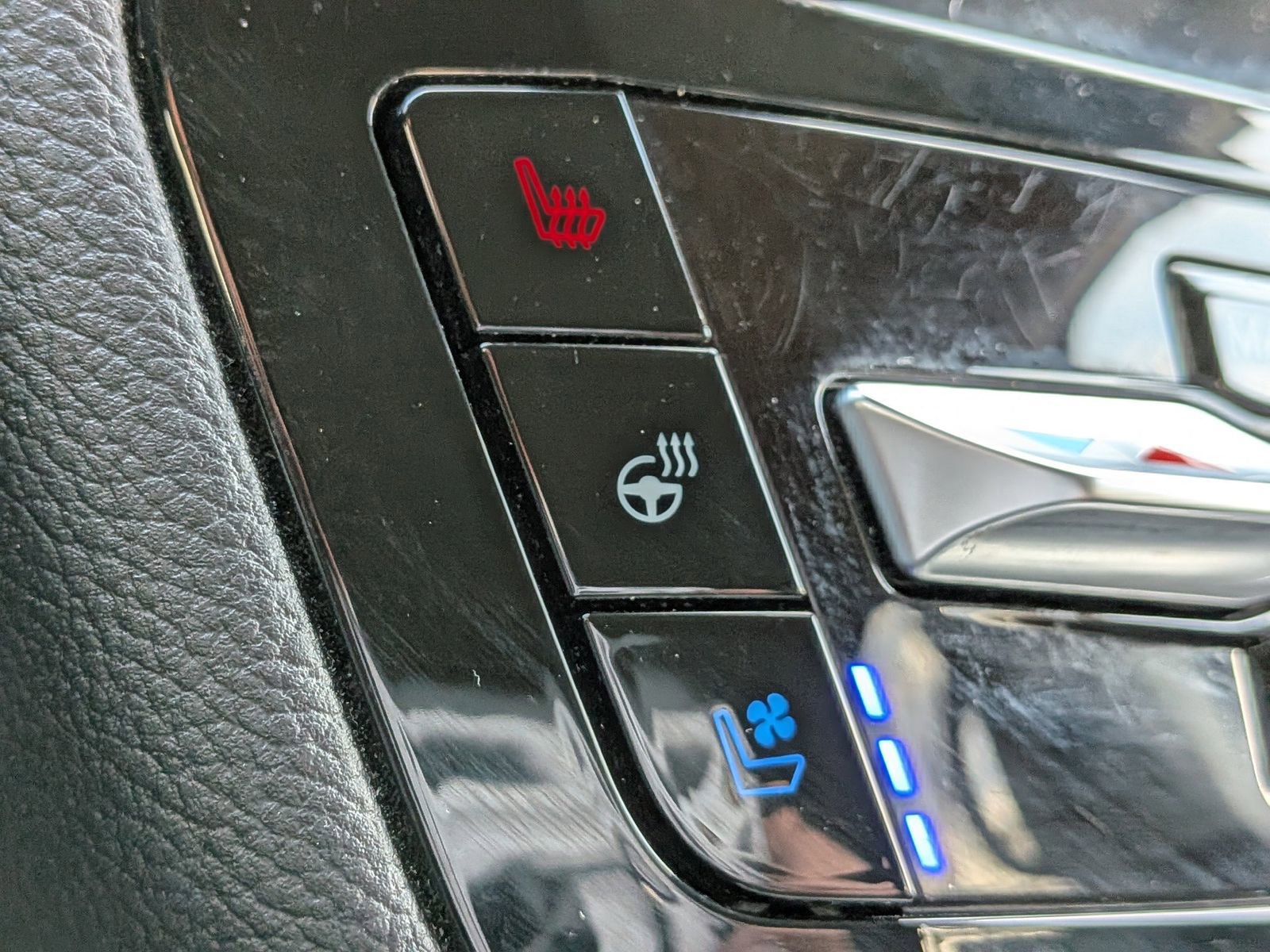 Certified 2023 Ford Explorer Limited w/ Equipment Group 301A image 26