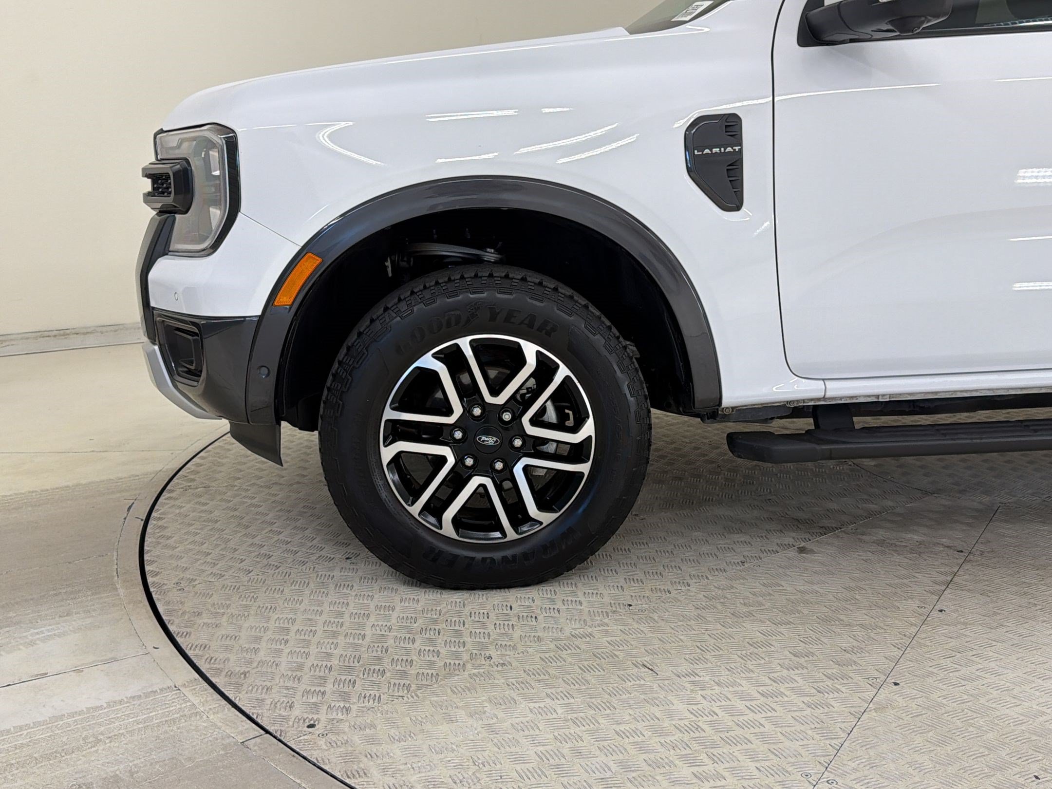 Certified 2024 Ford Ranger Lariat w/ Trailer Tow Package RWD image 13