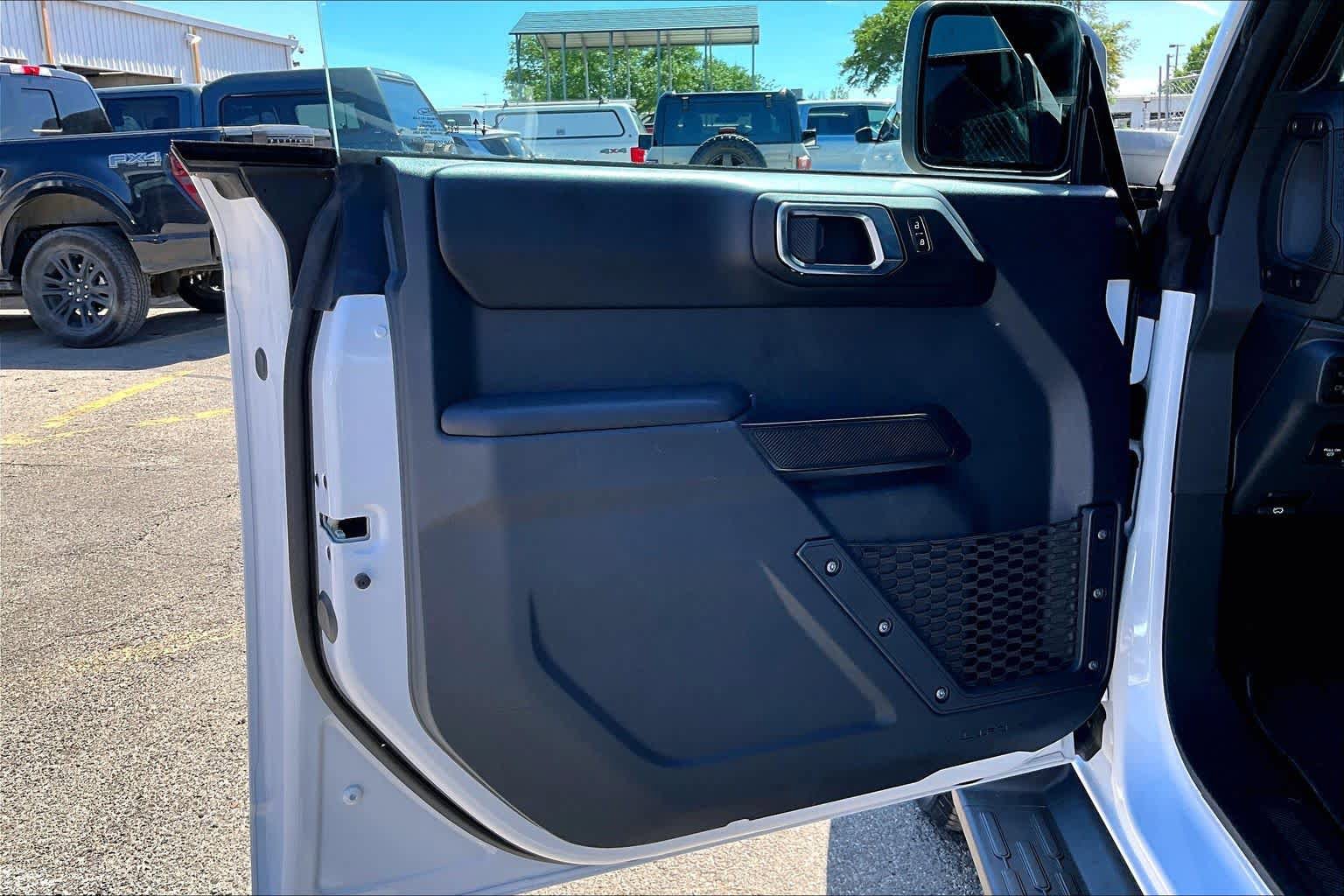 Certified 2025 Ford Bronco Outer Banks AWD/4WD image 22