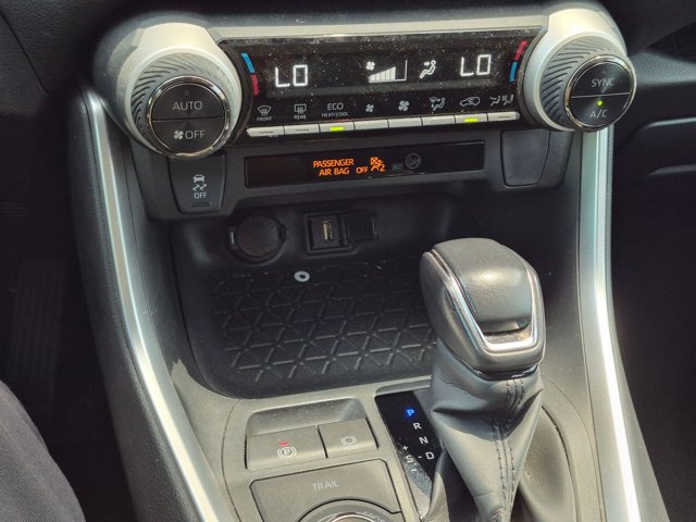 Used 2022 Toyota RAV4 SE AWD/4WD image 11