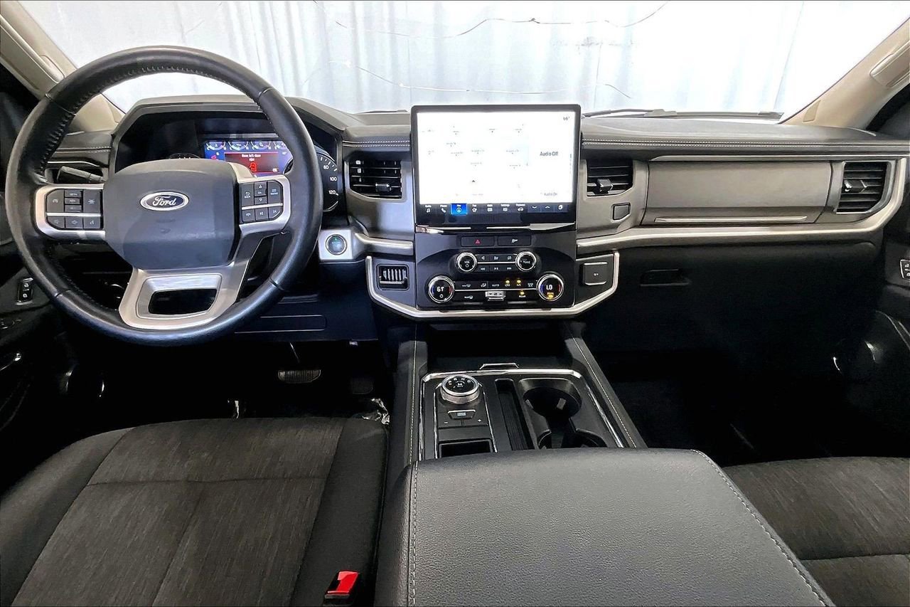 Certified 2023 Ford Expedition XLT image 16