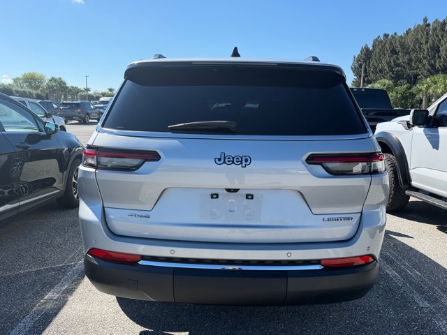 Used 2023 Jeep Grand Cherokee L Limited w/ Trailer Tow Group (B) AWD/4WD image 10