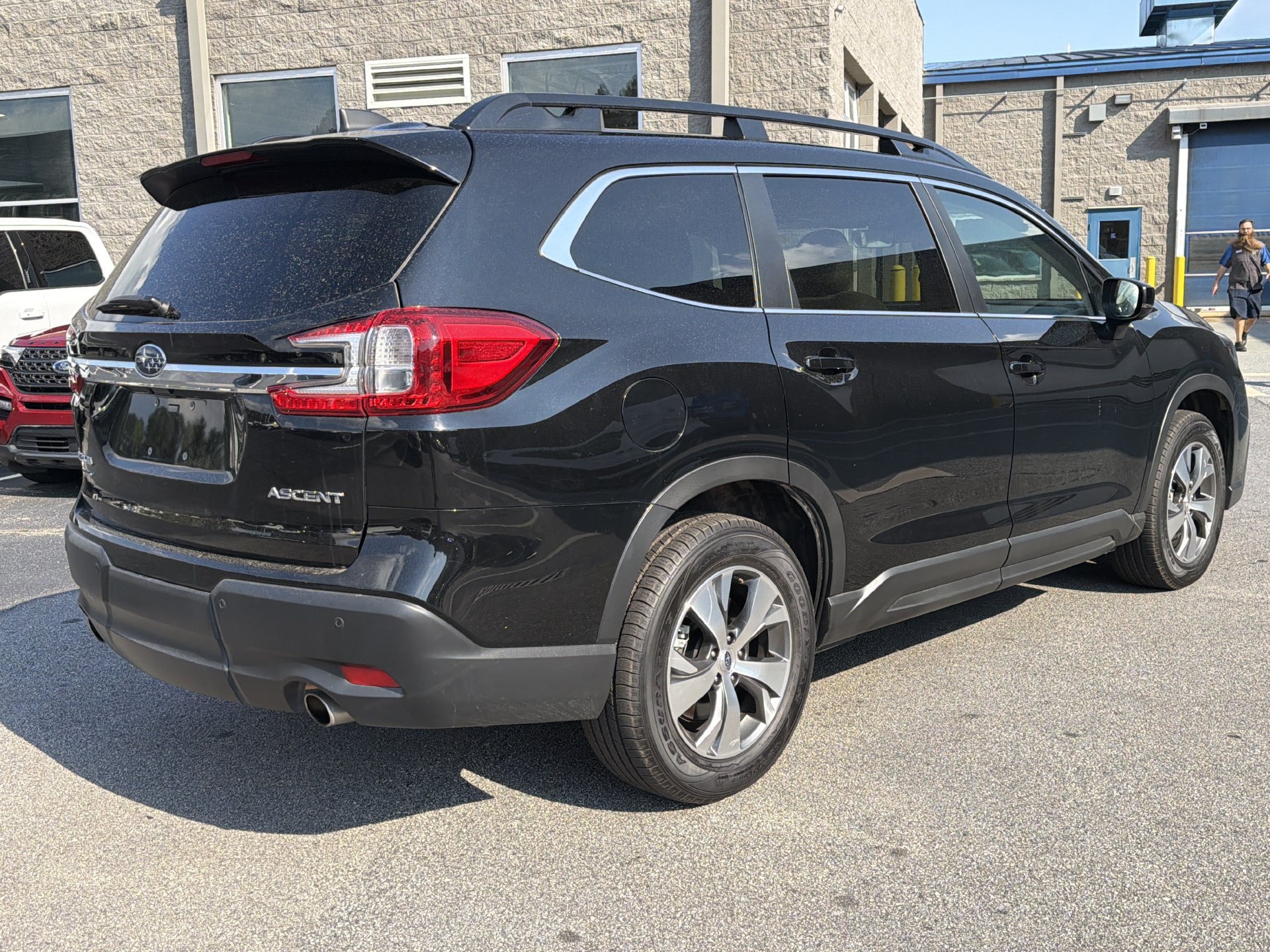 Used 2025 Subaru Ascent Premium AWD/4WD image 16