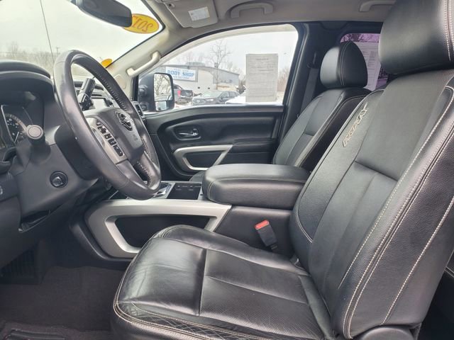 Used 2017 Nissan Titan PRO-4X w/ Pro-4x Convenience Package image 5