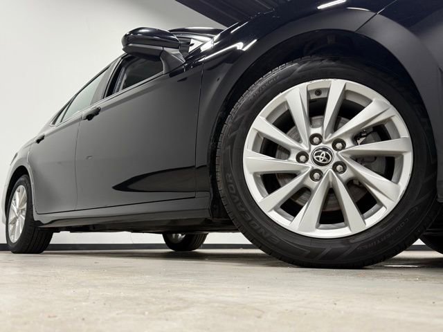 Used 2022 Toyota Camry LE w/ Carpet Mat Package (TMS) image 3