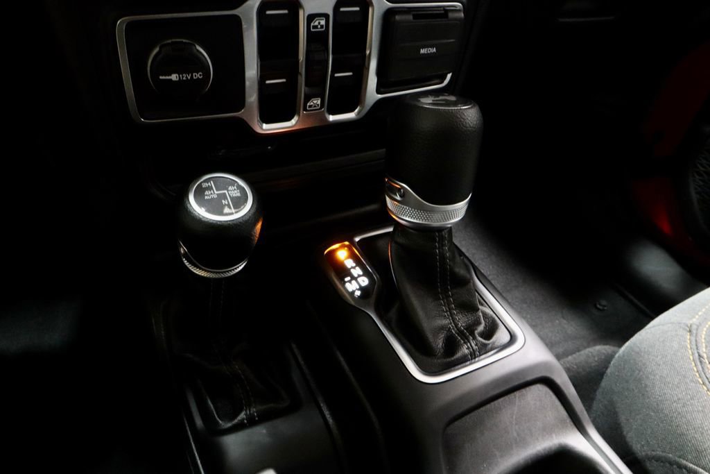 Used 2025 Jeep Wrangler Unlimited Sahara image 29