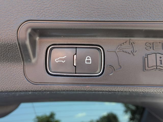 Certified 2023 Ford Explorer XLT w/ Equipment Group 202A AWD/4WD image 19