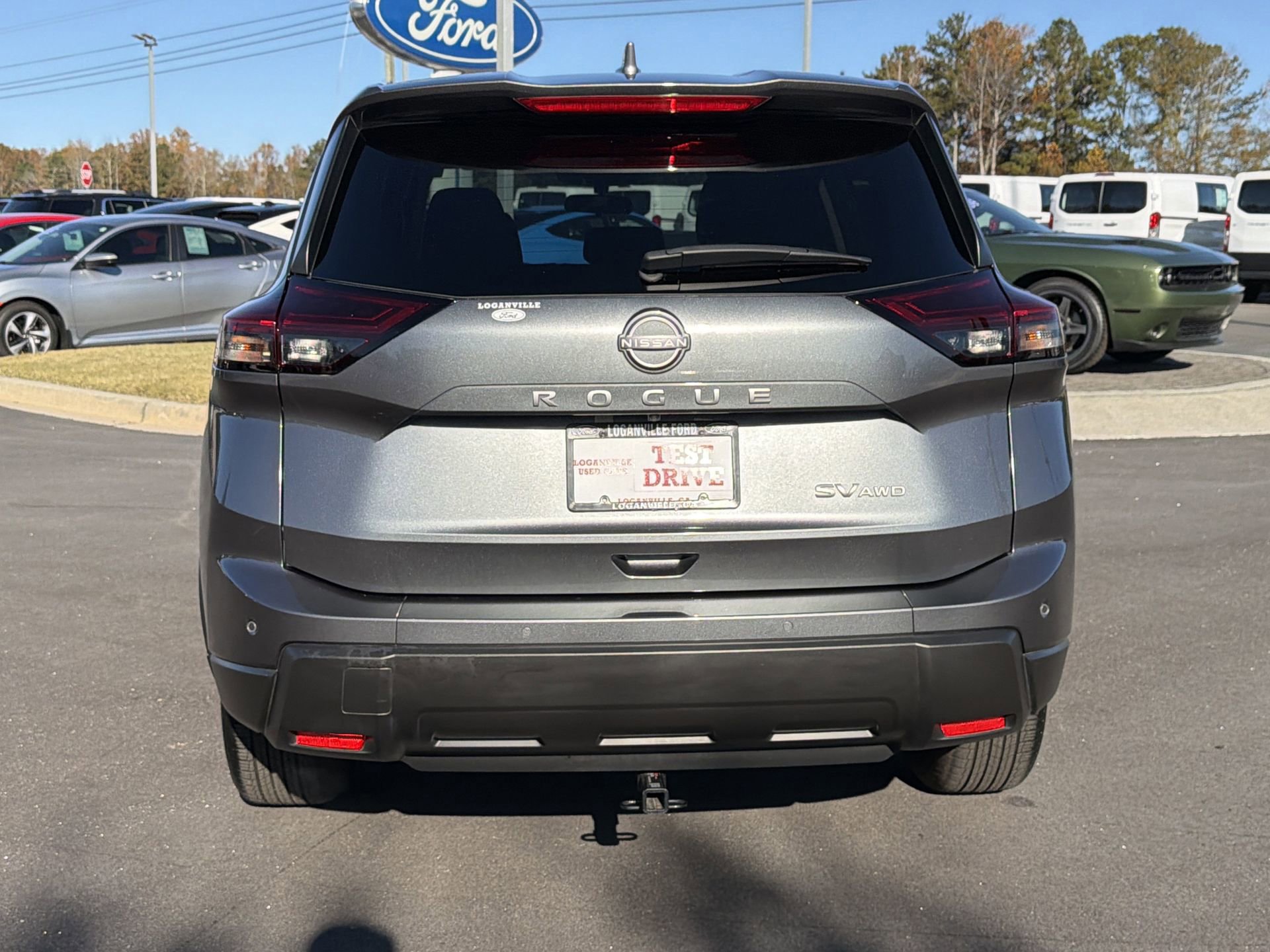 Used 2024 Nissan Rogue SV image 3