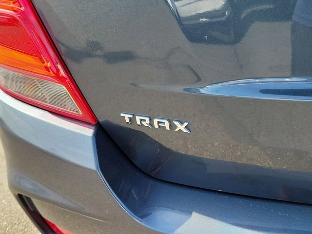 Used 2021 Chevrolet Trax LT w/ LT Convenience Package image 26