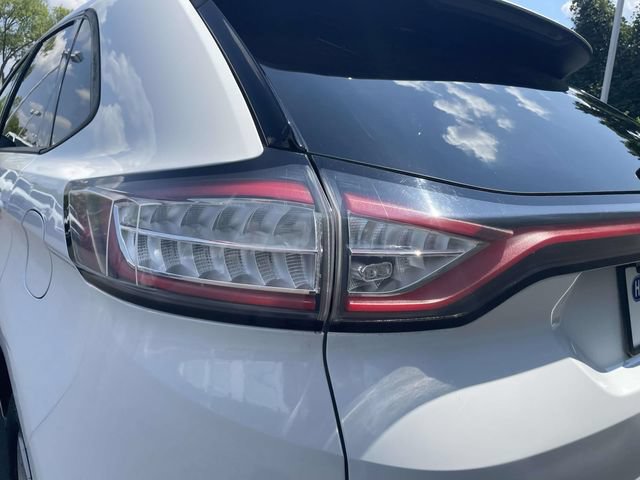 Certified 2018 Ford Edge SE w/ Cargo Accessory Package FWD image 29