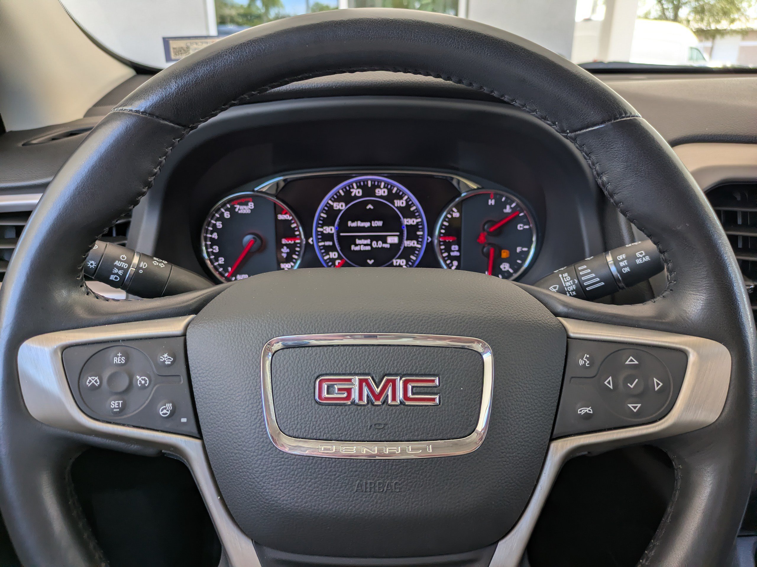 Used 2022 GMC Acadia Denali w/ Denali Technology Package AWD/4WD image 32