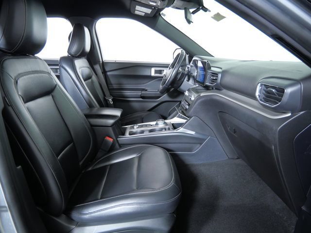 Certified 2020 Ford Explorer XLT w/ Equipment Group 202A AWD/4WD image 12