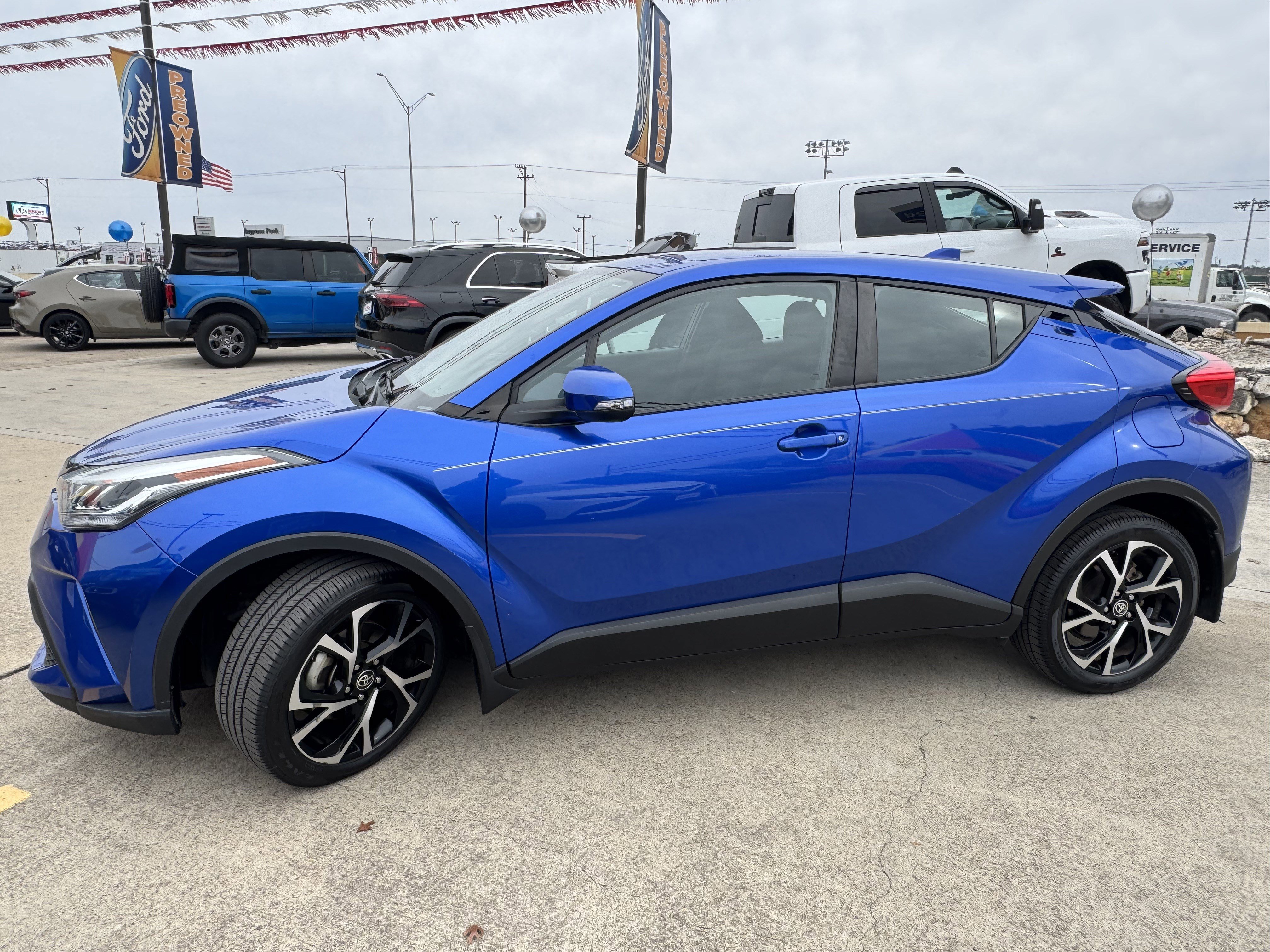 Used 2022 Toyota C-HR Limited image 8