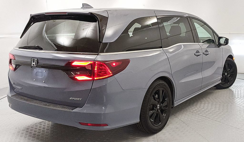 Used 2023 Honda Odyssey Sport image 3
