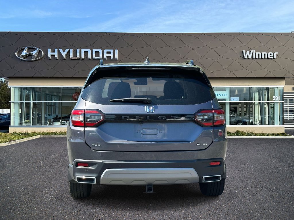 Used 2023 Honda Pilot Elite image 3