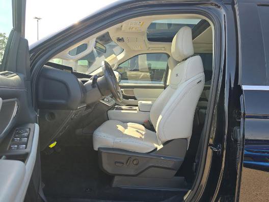 Certified 2025 Ford Expedition Max Platinum AWD/4WD image 7