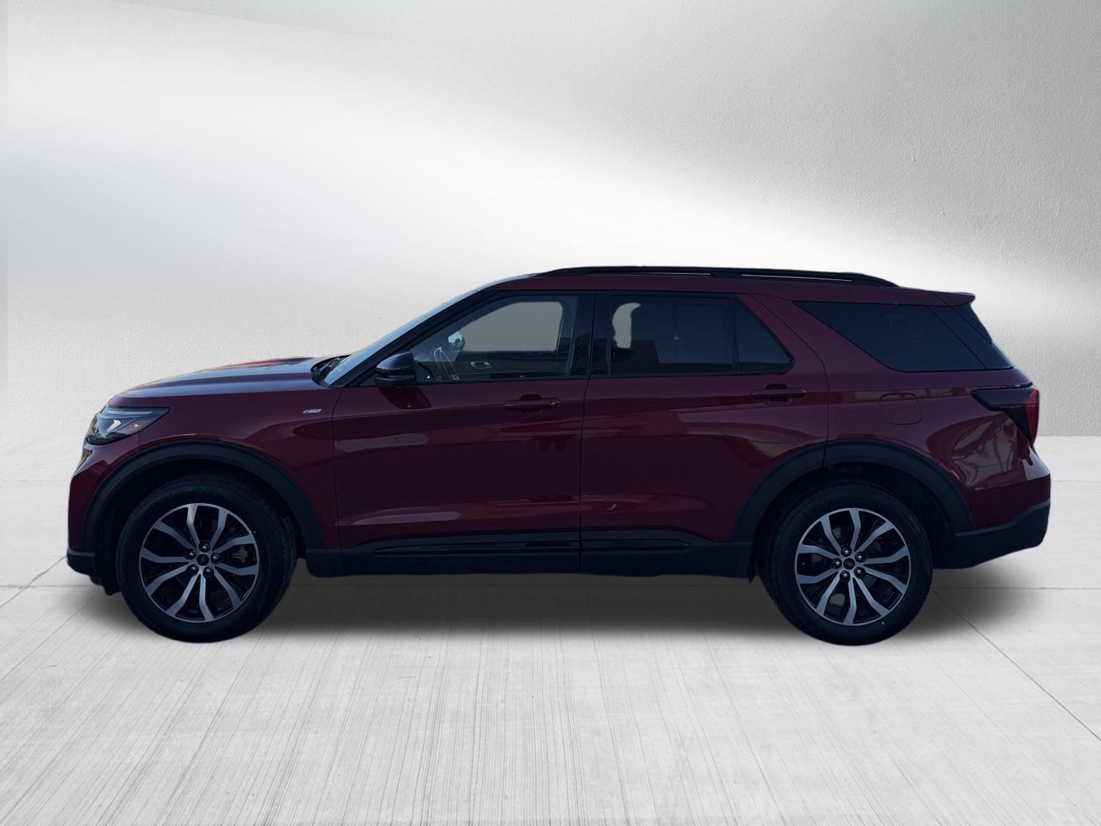 Certified 2025 Ford Explorer ST-Line AWD/4WD image 4