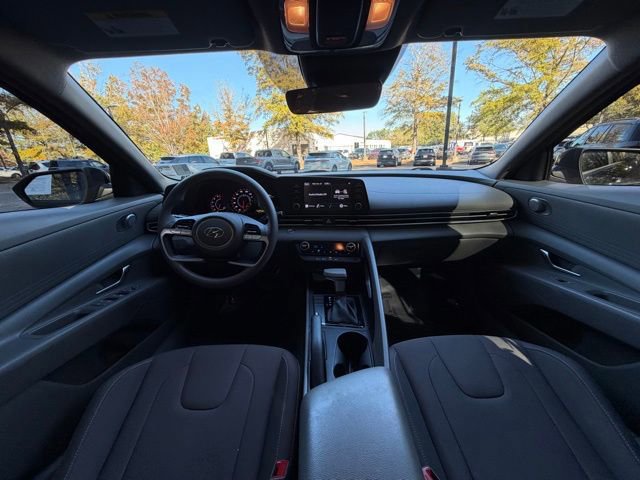 Used 2023 Hyundai Elantra SEL w/ Cargo Package image 10