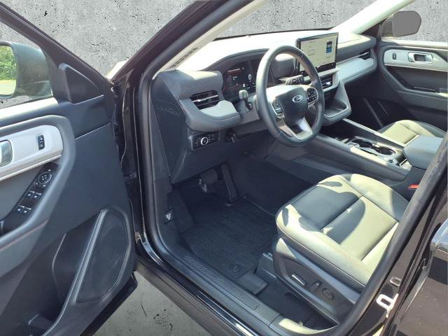 Certified 2025 Ford Explorer Active w/ Active Comfort Package AWD/4WD image 13