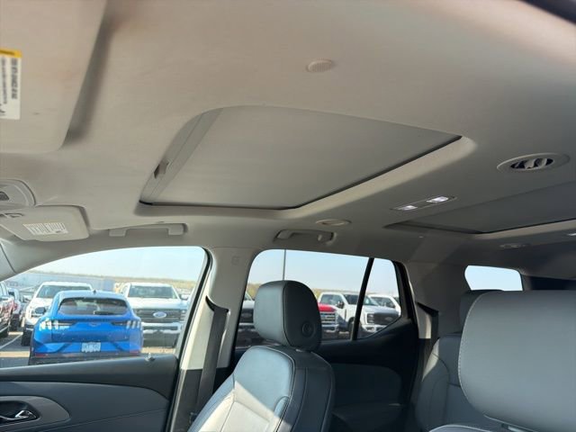 Used 2021 Chevrolet Traverse LT w/ LT Premium Package image 12