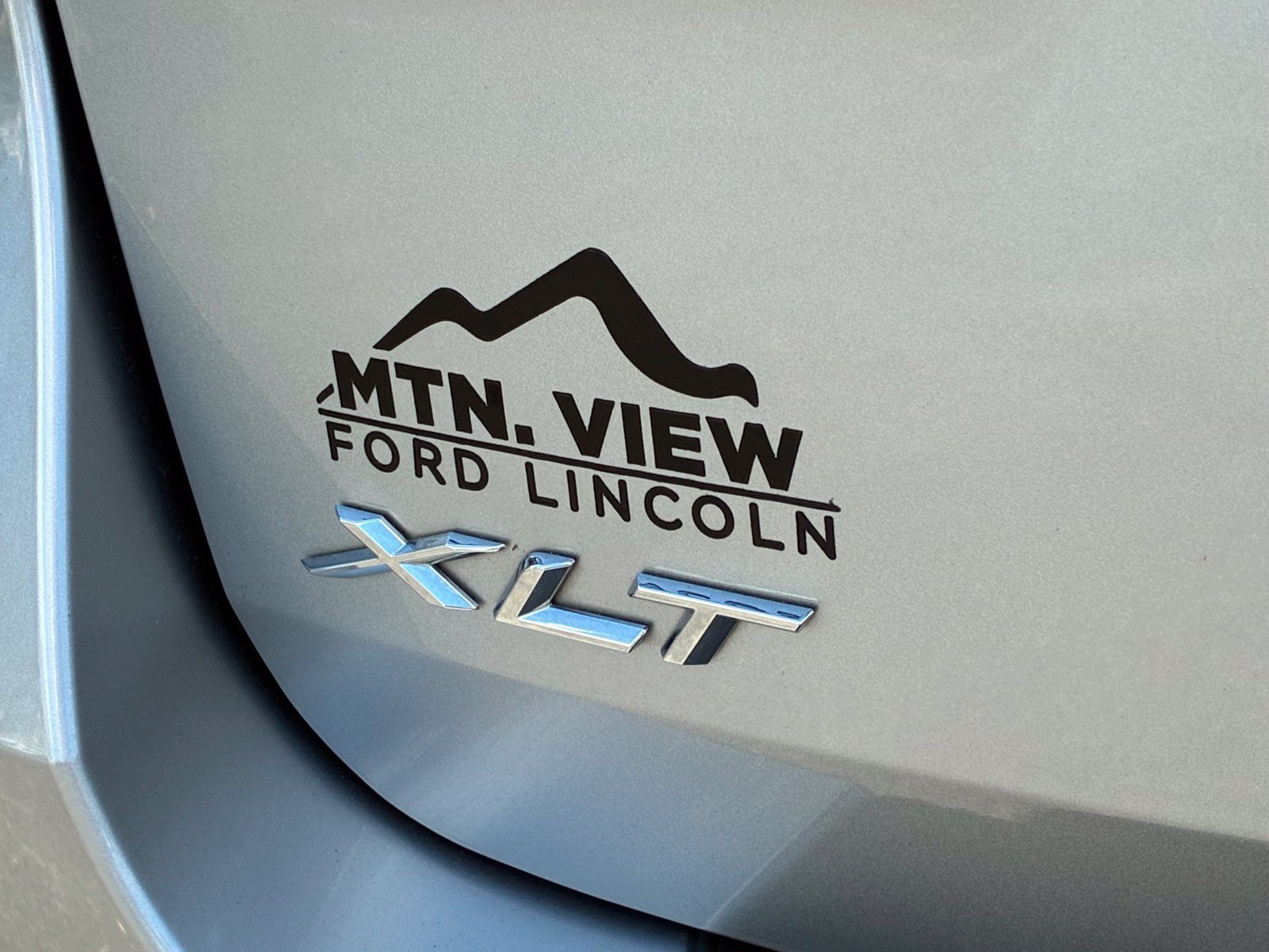 Certified 2021 Ford Explorer XLT w/ Equipment Group 202A RWD image 11