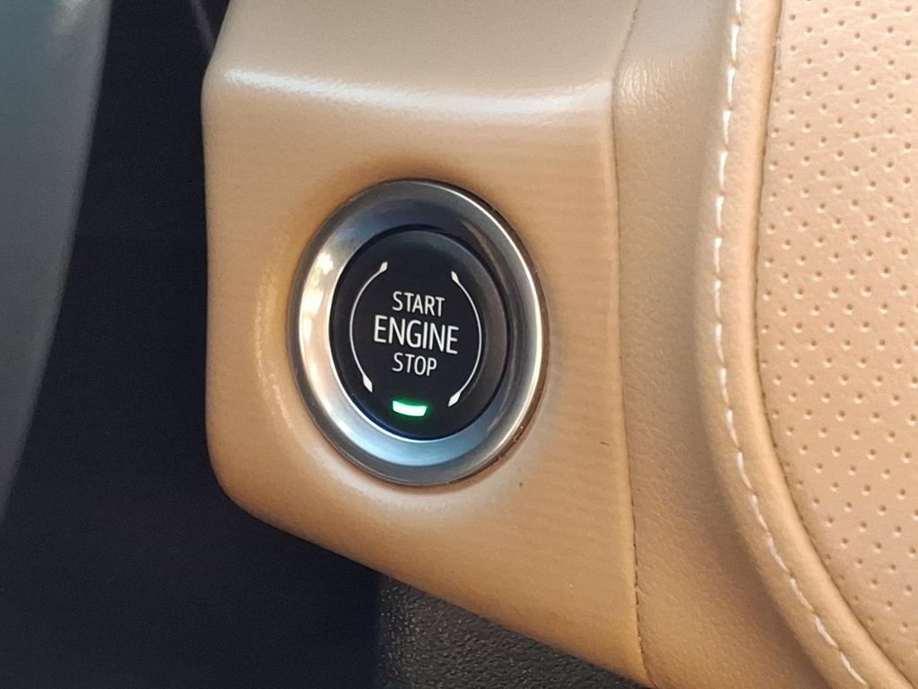 Used 2024 Chevrolet Suburban Premier AWD/4WD image 24