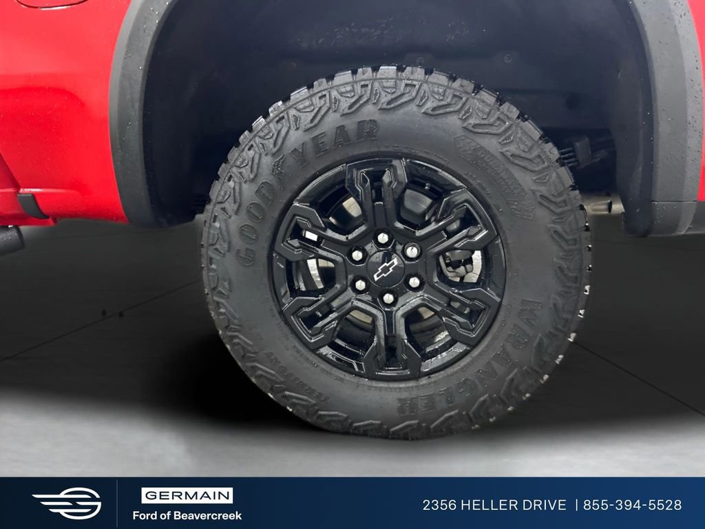 Used 2025 Chevrolet Silverado 1500 ZR2 w/ Technology Package image 12