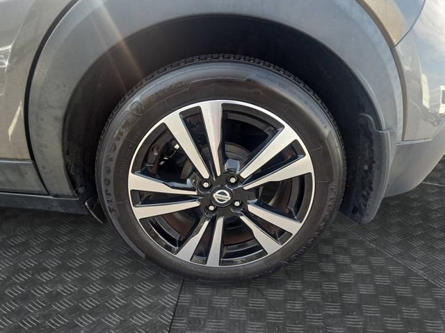 Used 2018 Nissan Kicks SR w/ Premium Package FWD image 16