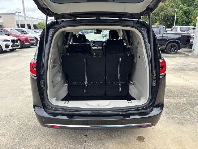 Used 2024 Chrysler Pacifica Touring-L FWD image 31