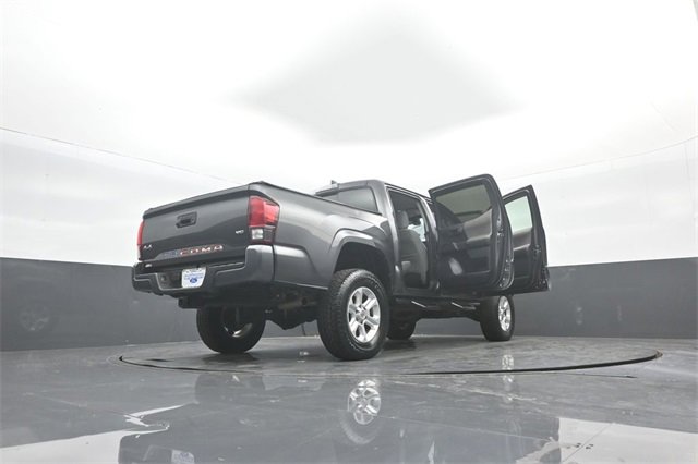 Used 2018 Toyota Tacoma SR image 44
