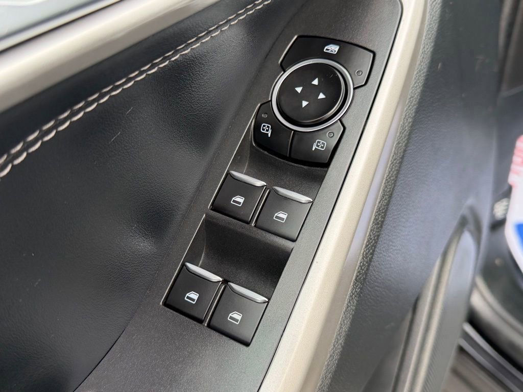 Certified 2022 Ford Explorer XLT w/ Equipment Group 202A image 13