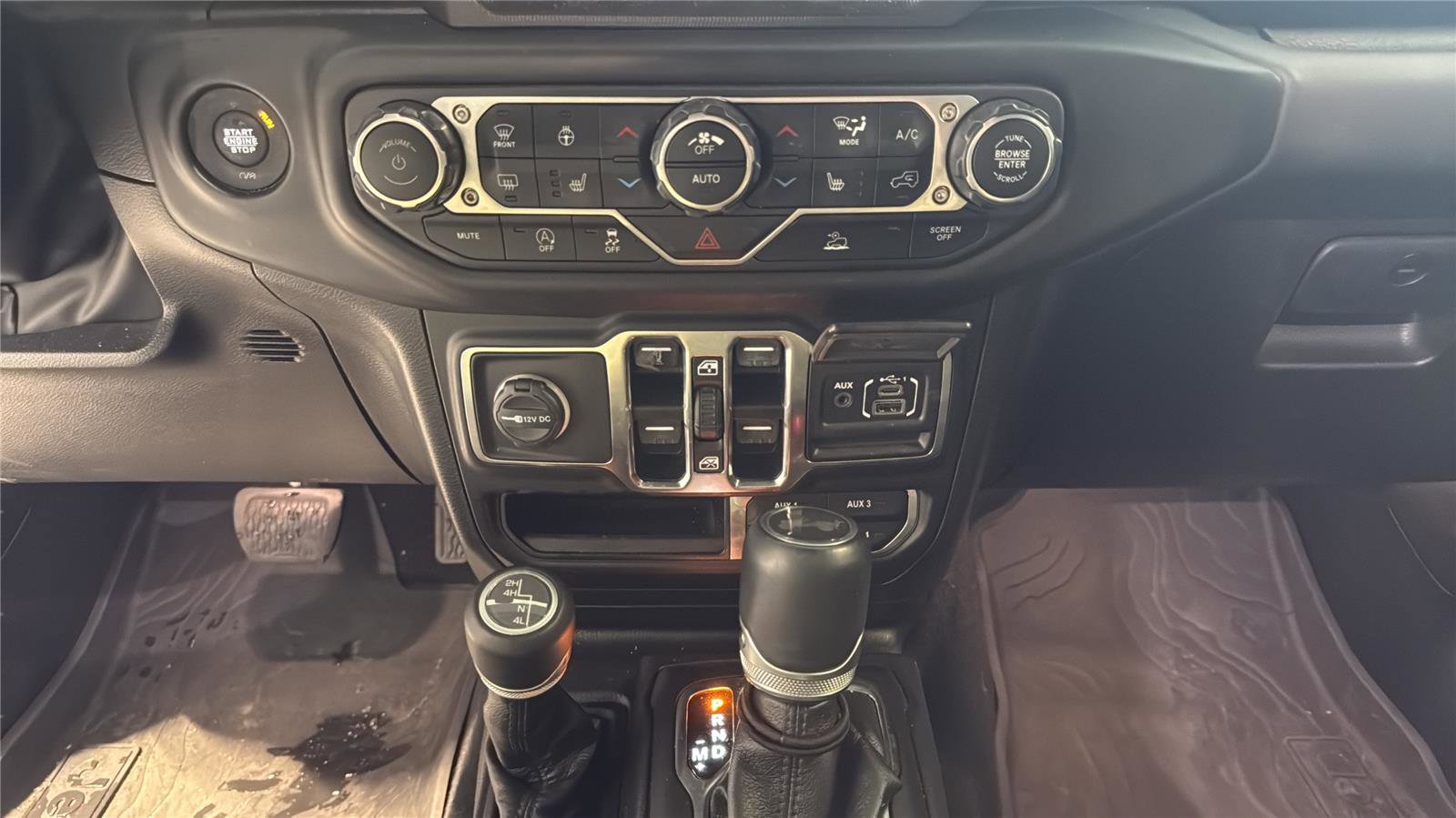 Used 2023 Jeep Wrangler Unlimited Sahara AWD/4WD image 24