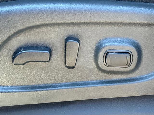 Used 2023 Nissan Titan PRO-4X w/ Pro-4x Convenience Package AWD/4WD image 35