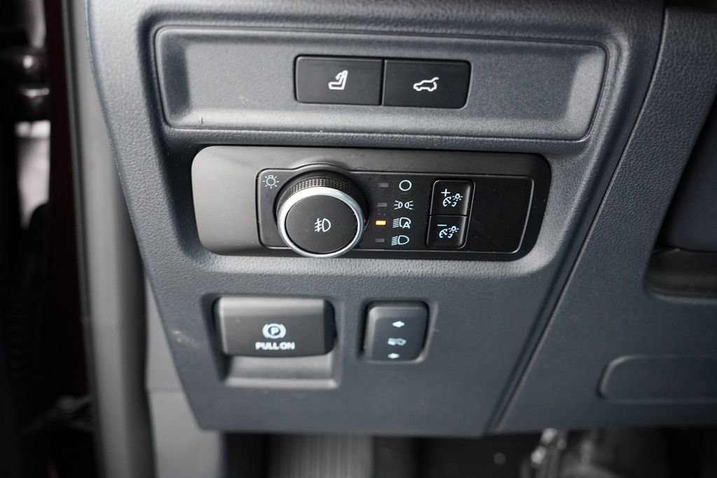 Certified 2024 Ford Expedition Limited image 30