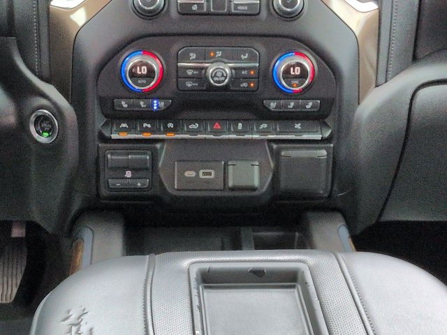 Used 2021 Chevrolet Silverado 1500 High Country w/ Technology Package AWD/4WD image 20