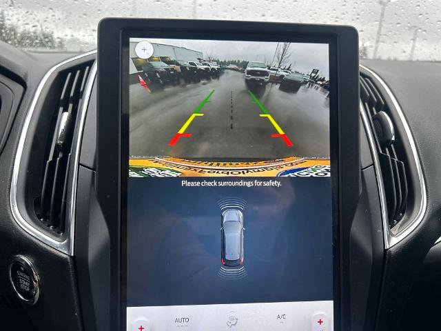 Certified 2022 Ford Edge Titanium w/ Class II Trailer Tow Package image 28