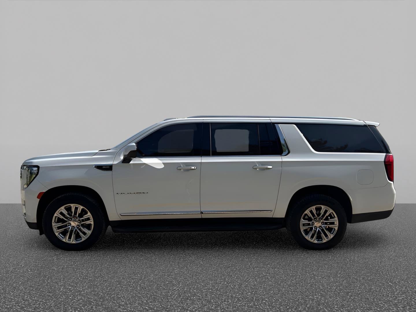 Used 2022 GMC Yukon XL SLT AWD/4WD image 3