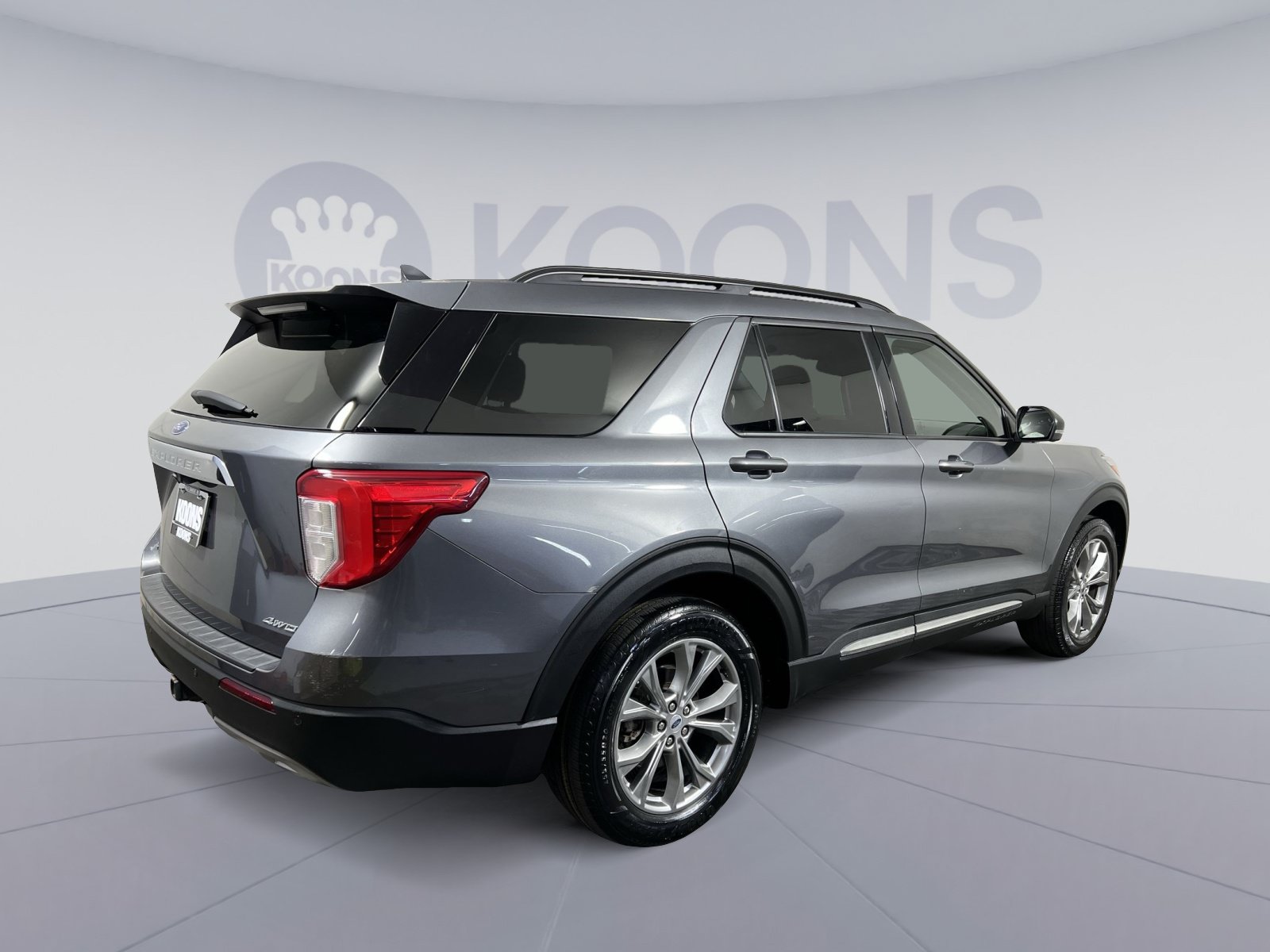 Certified 2022 Ford Explorer XLT w/ Equipment Group 202A AWD/4WD image 11
