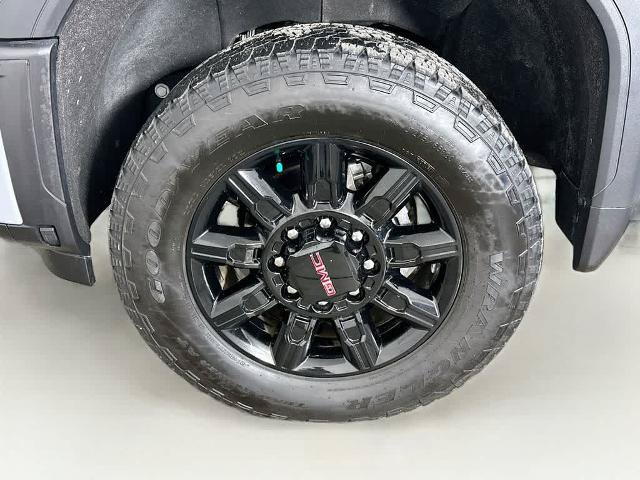Used 2025 GMC Sierra 2500 AT4 w/ Technology Package AWD/4WD image 8