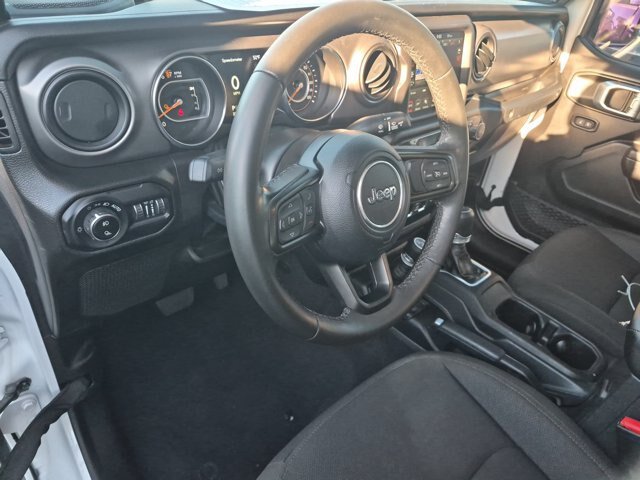 Used 2022 Jeep Gladiator Sport AWD/4WD image 17