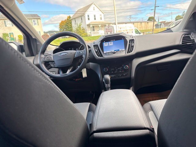 Certified 2018 Ford Escape SE w/ SE Sync 3 Package AWD/4WD image 35