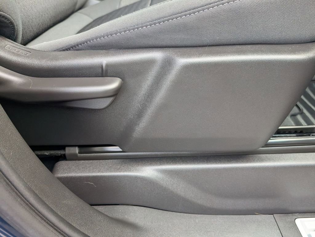 Used 2022 Chevrolet Silverado 1500 LT image 46