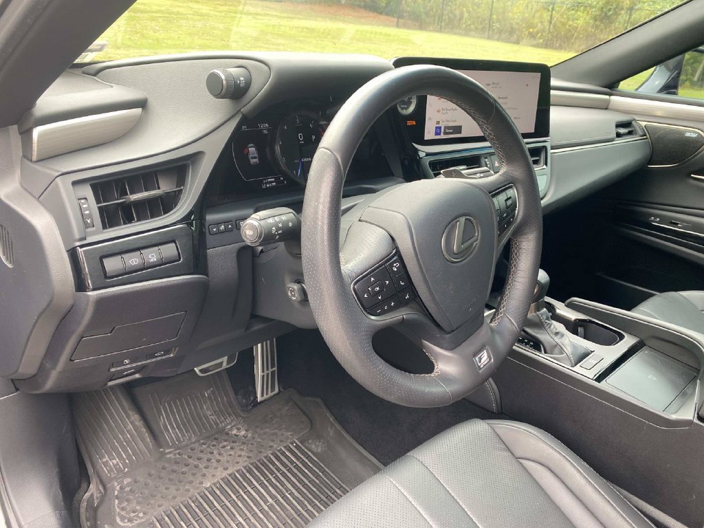 Used 2023 Lexus ES 350 F Sport w/ Accessory Package (Z2) FWD image 22