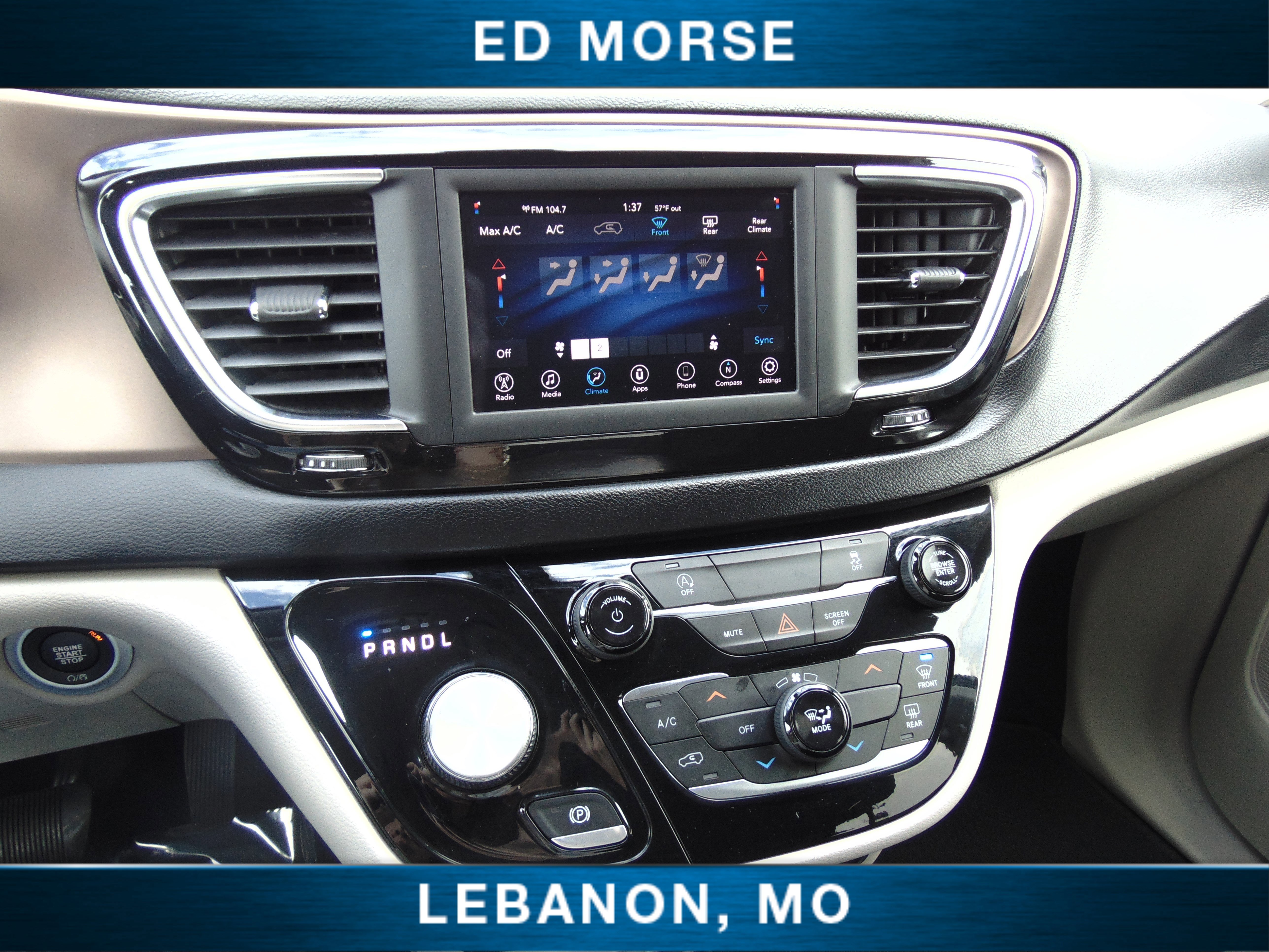 Used 2020 Chrysler Voyager LX image 23